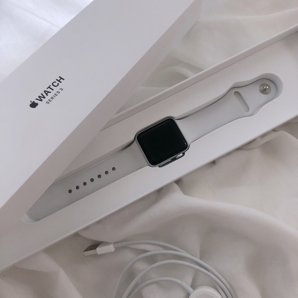 Apple Watch series 3 white